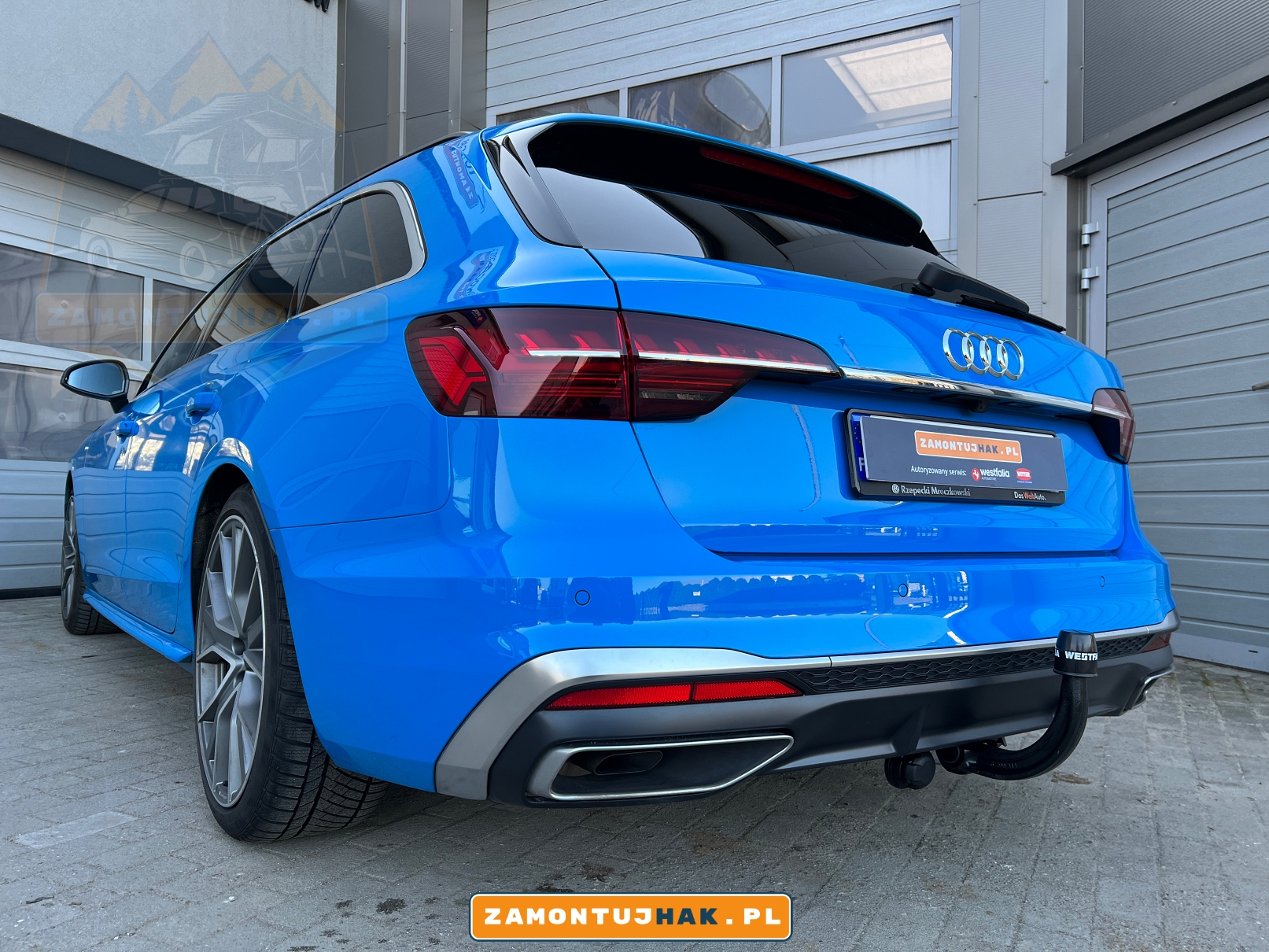 305447600001 Hak holowniczy Westfalia A40V w trakcie montażu na Audi A4 Avant B9